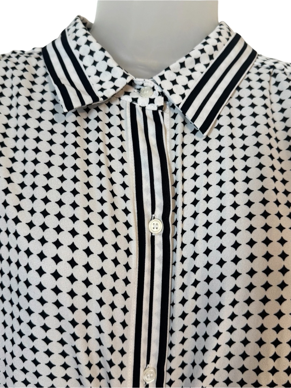 Max Studio Black/White Diamond Print Blouse OFFICE  PLUS: 3X   #12 - Picture 2 of 9